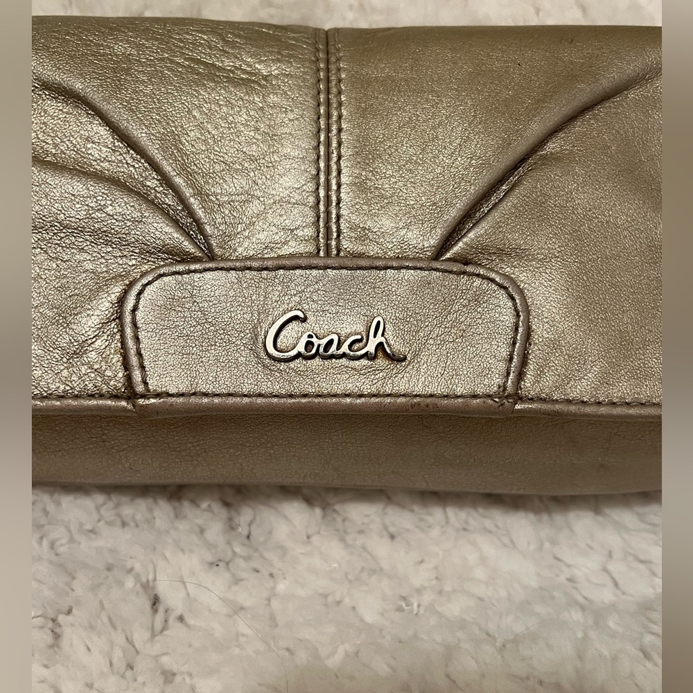 Coach Vintage Metallic Gold Large Wristlet Clutch Bag EUC - Picture 2 of 13